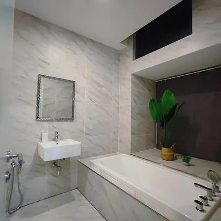 Trevor Bathtub Imperio Residence Seaview Jonker5Min Malacca Exterior photo