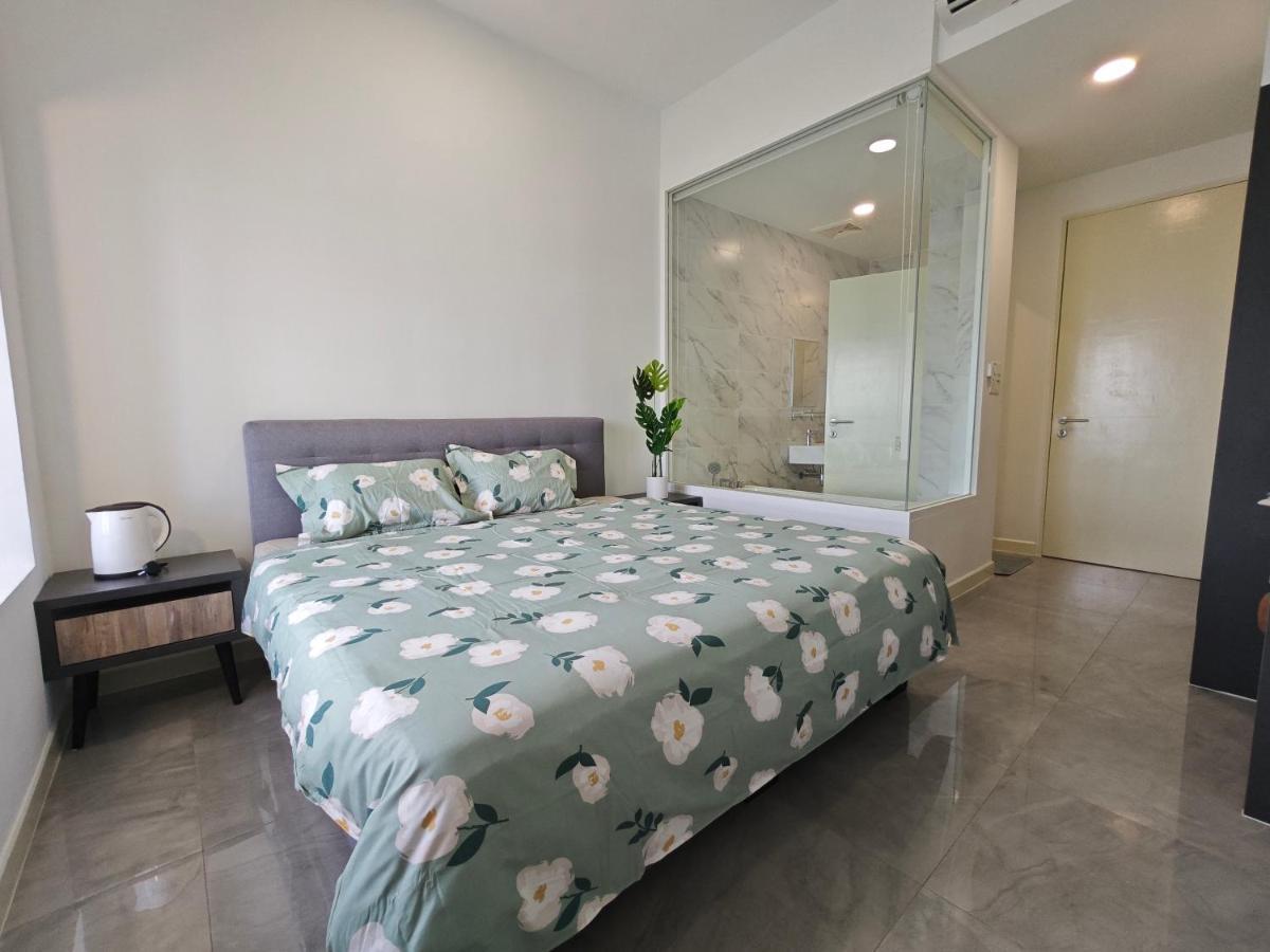 Trevor Bathtub Imperio Seaview Jonker5min * Malacca