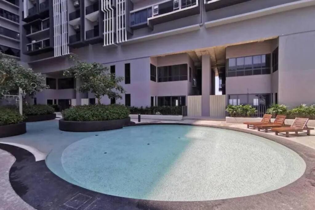 Trevor Bathtub Imperio Seaview Jonker5min *